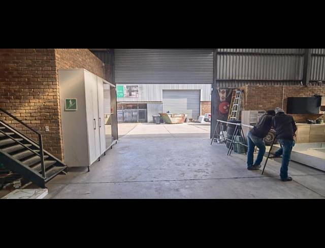 INDUSTRIAL PROPERTY TO RENT IN SILVERTON